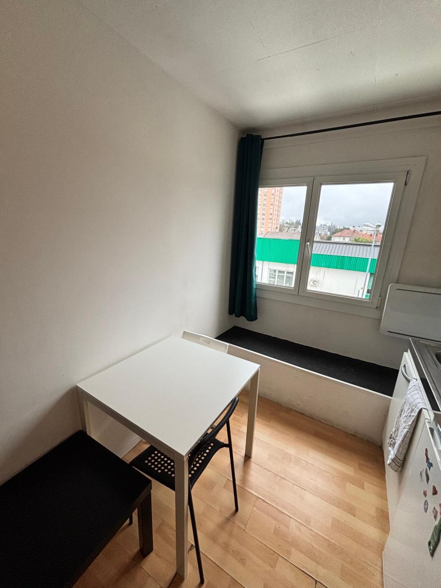 Studette confort et simplicité Besanzón Exterior foto